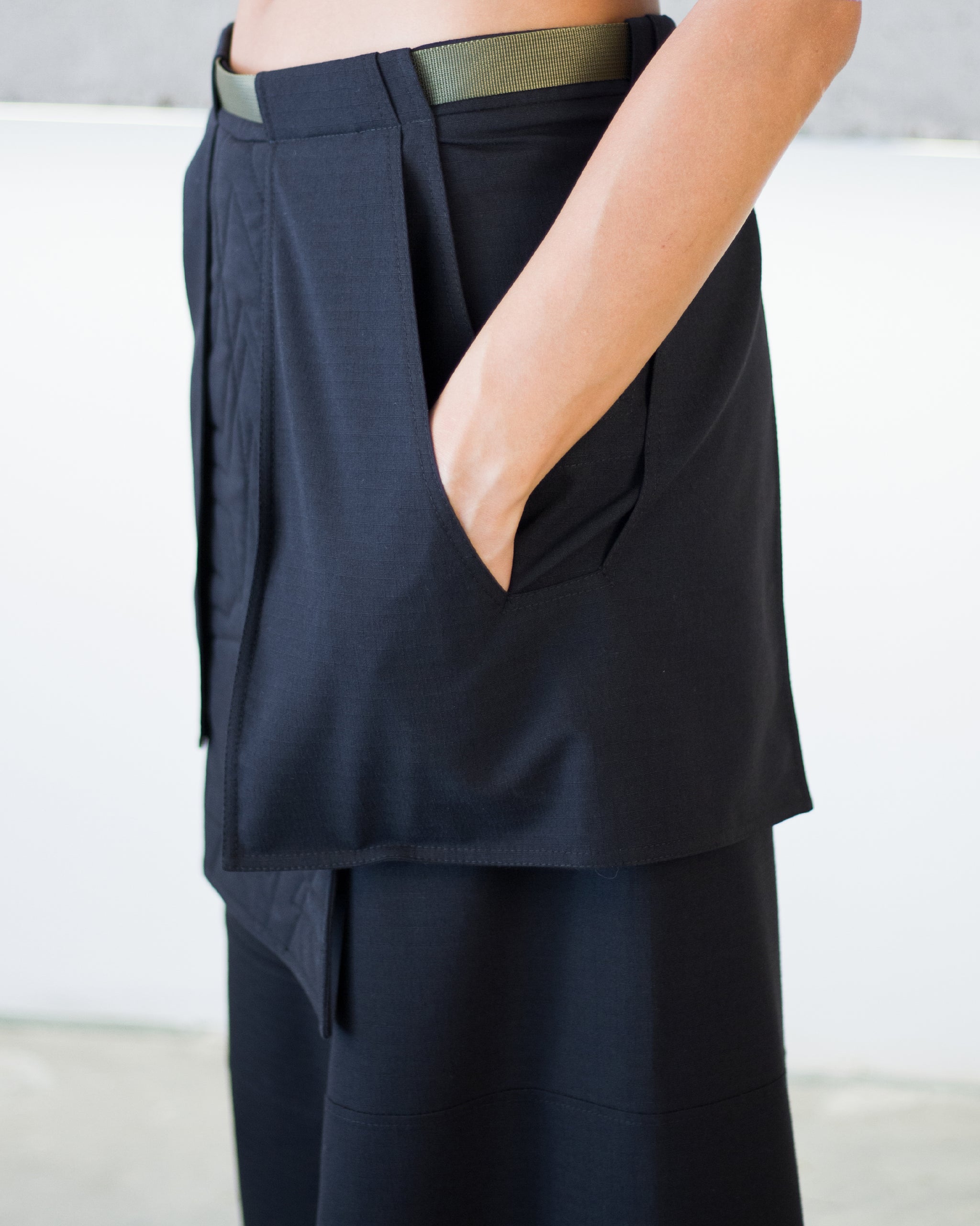 Pants with side pockets